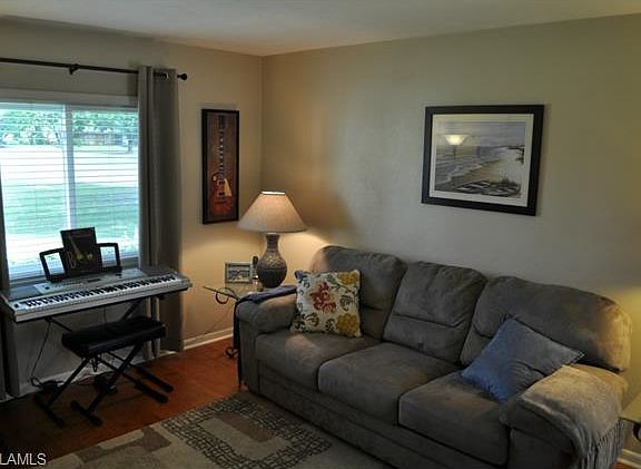 5th image of 113 Brittany Ct