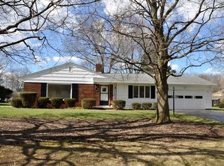 22 Santa Dr, Pittsford, NY 14534