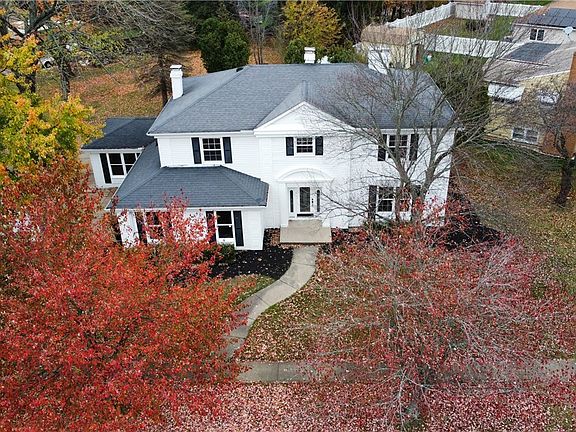 2nd image of 135 Hillcrest Ln