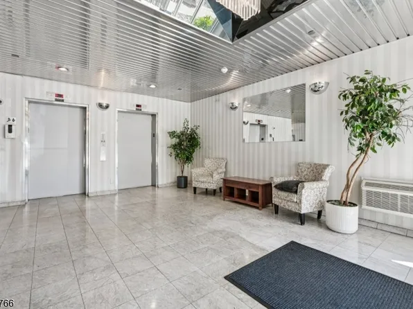 38 Moonachie Rd APT 116, Hackensack, NJ 07601