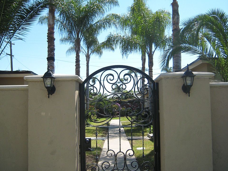 1st image of 4719 Biona Dr