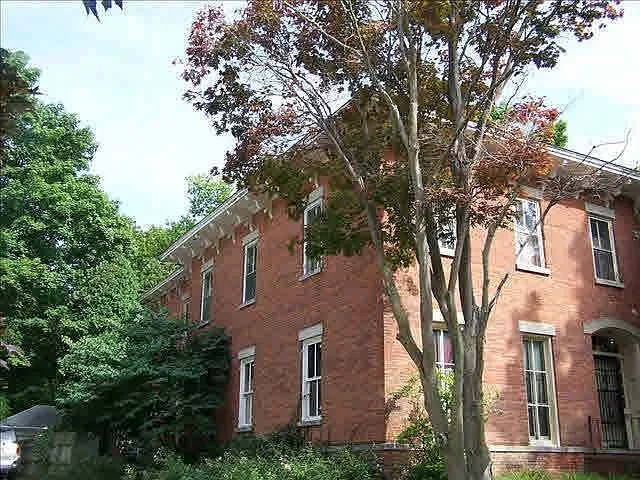 561 Dennis St