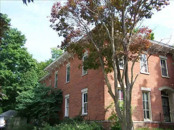 561 Dennis St, Adrian, MI