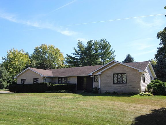 3rd image of 249 Whispering Oaks Dr