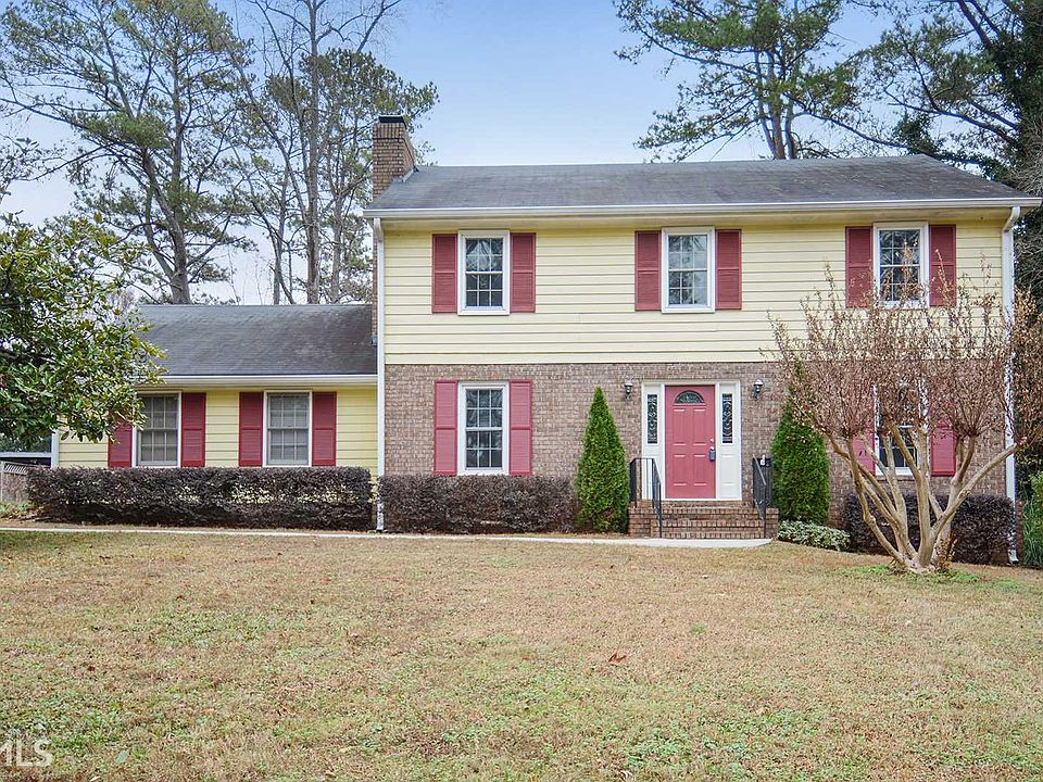 1st image of 365 Pine Forest Dr