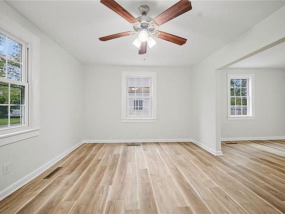 5th image of 2705 Verell St