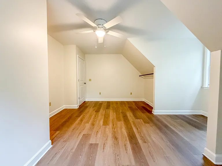 1077 Claylick Rd — Photo 9