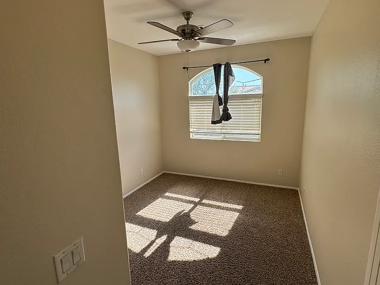 upstairs room 2/3