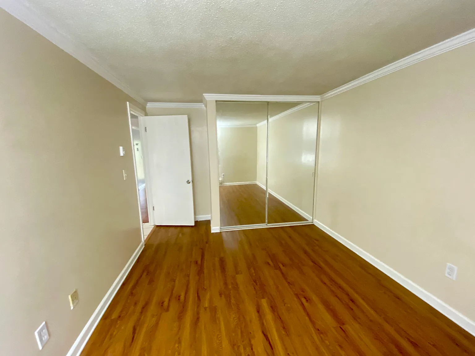 7 Padanaram Rd — Photo 4
