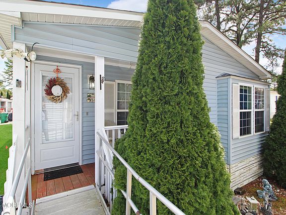 3rd image of 313 Kenwood Court