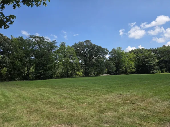 1635 Mockingbird Ln, Pontiac, IL 61764