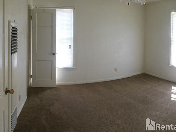 4th image of 614 Carrie Ave