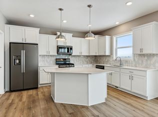 2130 Watermark Way, Lino Lakes, MN 55038