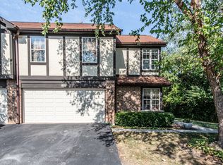 355 Meadowview Ct, Bloomingdale, IL 60108