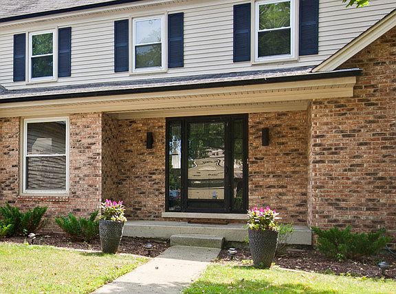 2nd image of 207 Plum Grove Cir
