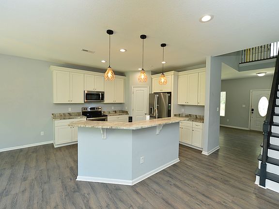 5th image of 4219 Helen St
