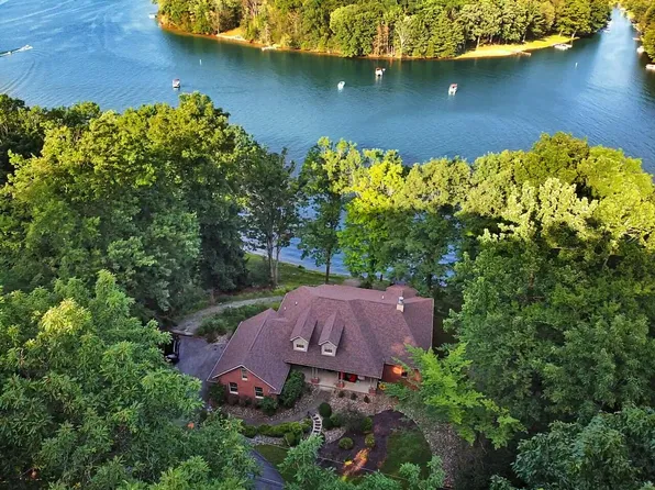 16901 Treasure Lake Rd, Du Bois, PA 15801