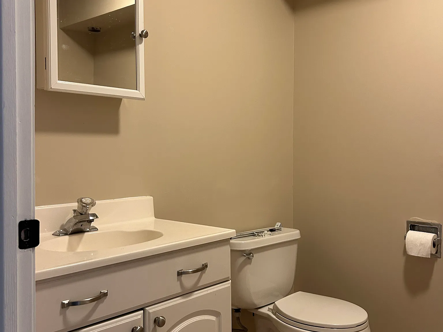 3 bed, 1.5 bath, 1500 sqft, $2,650 — Photo 2
