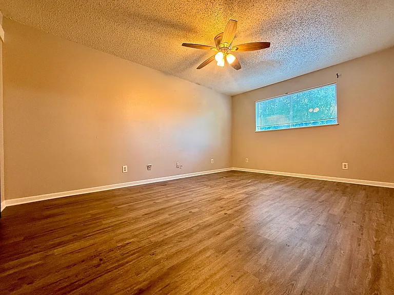 406 E Old Highway 80 — Photo 15