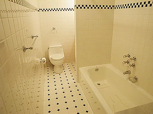 Rented by Verdi Square Realty | media 9