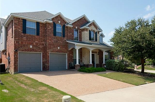 1st image of 116 S Village Dr