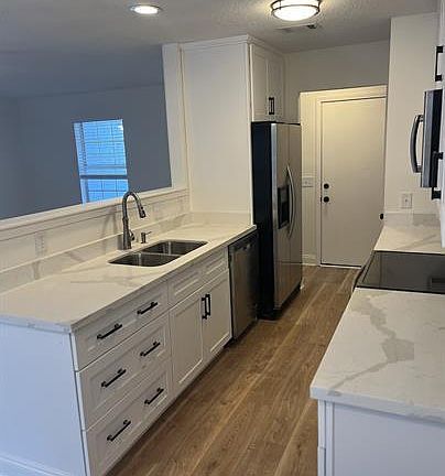 2nd image of 6056 Savannah Dr