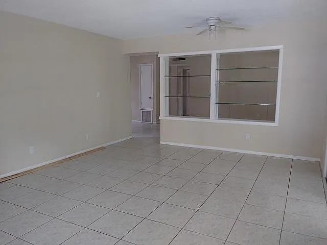 129 Alder Ave — Photo 3