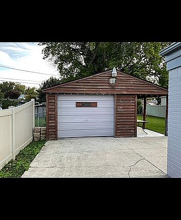 3rd image of 29936 Munro St