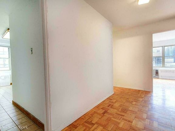 5th image of 350 E 52nd St APT 3C