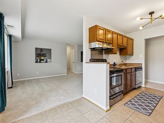 5th image of 6437 Richmond Hwy APT 203