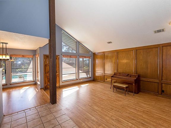 4th image of 1026 Woodhorn Dr