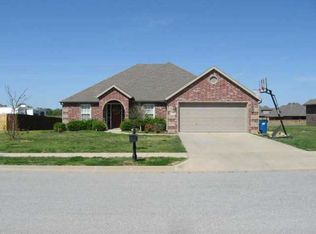 4400 SW Lilly St, Rogers, AR 72758