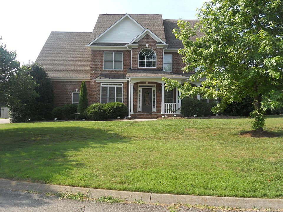 1st image of 820 McGuffeys Dr #2