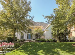 14735 W 50th St, Shawnee, KS 66216