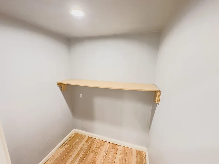 2222 Carnes St — Photo 13