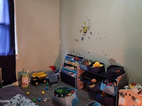 3rd image of 141 Franklin St
