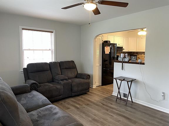 4th image of 4505 Anderson Ave