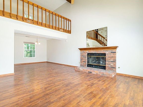 3rd image of 34755 Oak Tree Dr