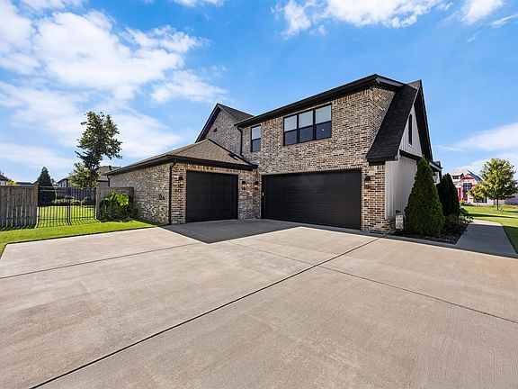 5th image of 7321 Lake Point Cir