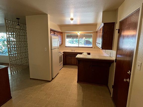 4th image of 1403-1405 Anderson Rd