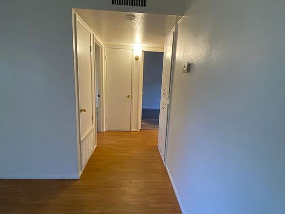 4th image of 1827 W Tuckey Ln #6