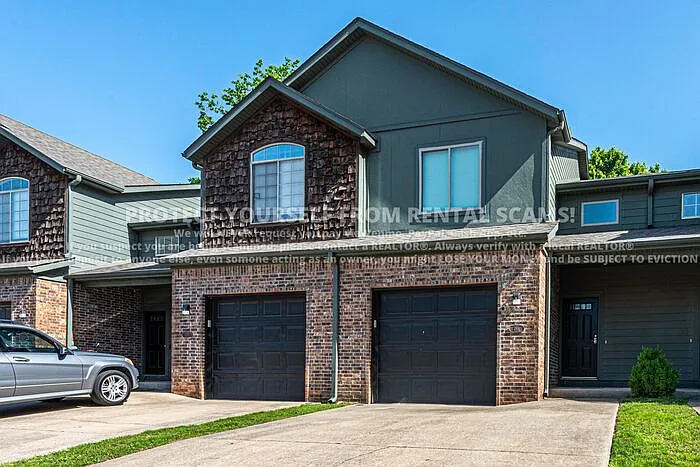 3 bed, 2.0 bath, 1424 sqft, $1,700 — Photo 1