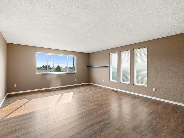 2516 Rockefeller Ave #1 — Photo 10
