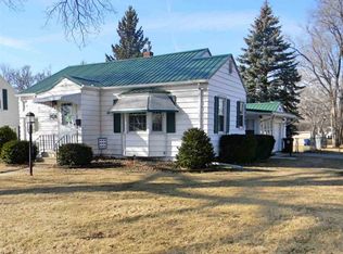 1181 E Mitchell Ave, Waterloo, IA 50702