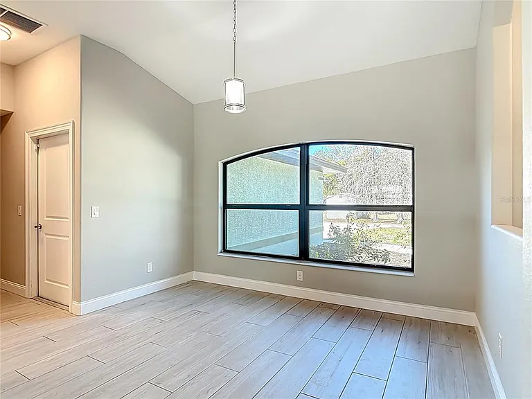 540 Alabama Ave — Photo 17