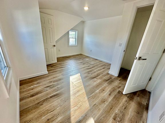 3rd image of 149 S 16th Ave APT 3