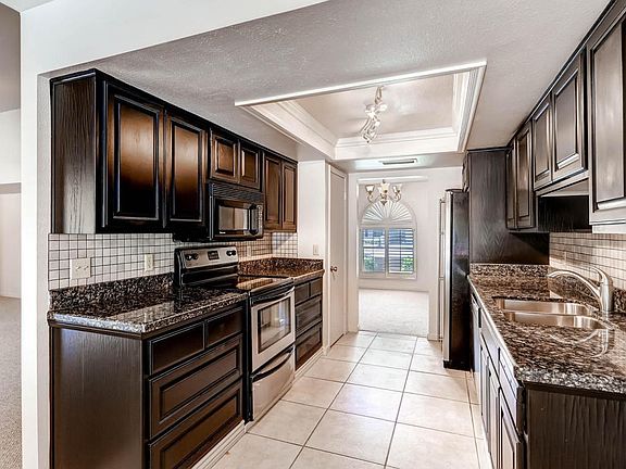 3rd image of 416 E Le Marche Ave