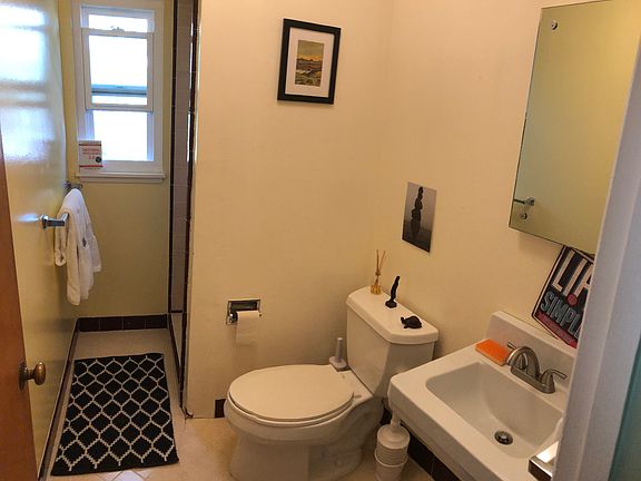 5th image of 160 Lincoln Ave