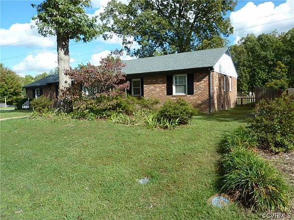 3rd image of 1801 Forestdale Dr