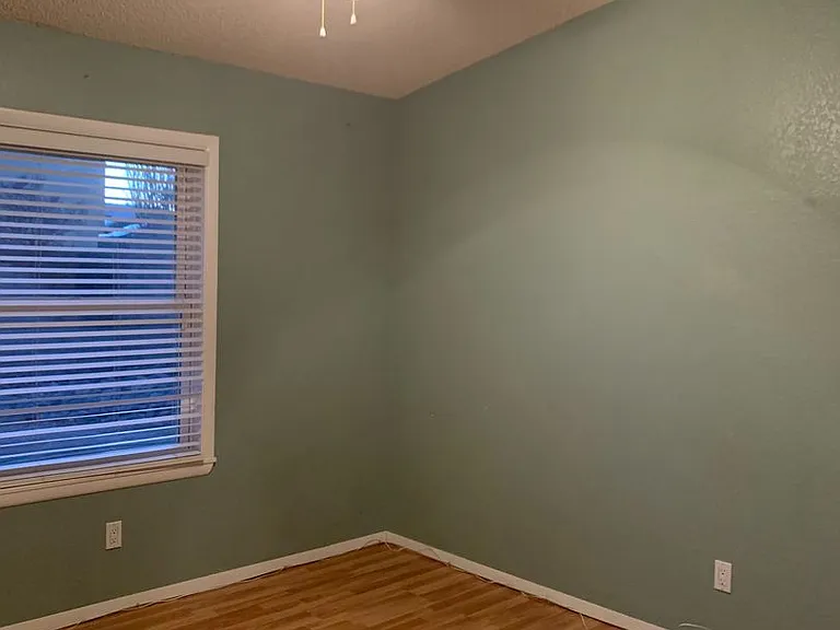 2220 Iris Dr — Photo 8